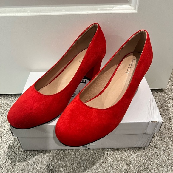 Eugisy Shoes - Red Suede Pumps